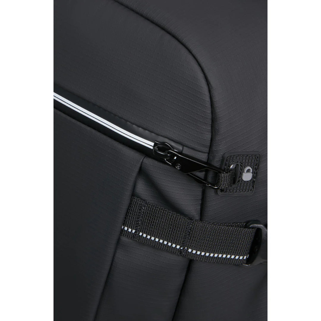 American Tourister Upventure S Datorryggsäck 15,6" – Svart