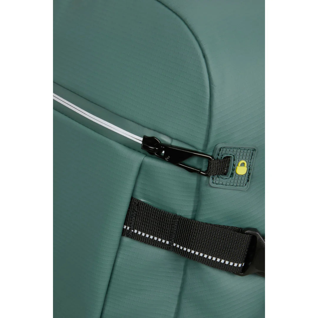 American Tourister Upventure L Datorryggsäck 17,3" – Dark Forest