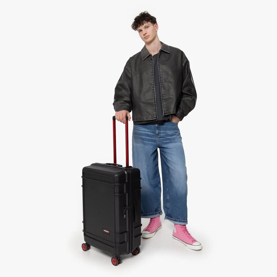 Eastpak Resist'r Zip M - Svart Mellanstor Resväska 68.5cm