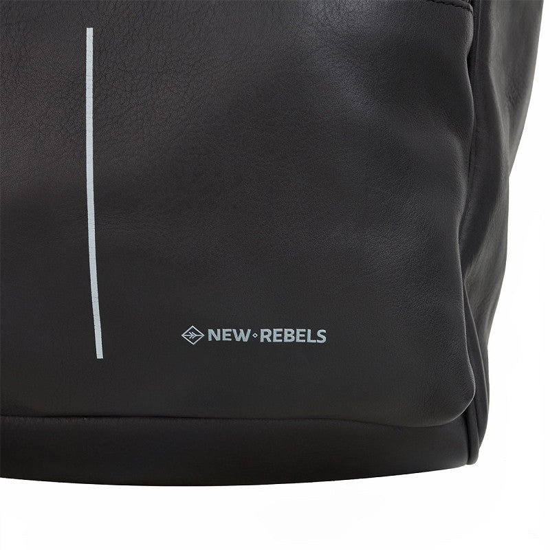 New Rebels Obsidian Tremont Ryggsäck i Läder – Svart