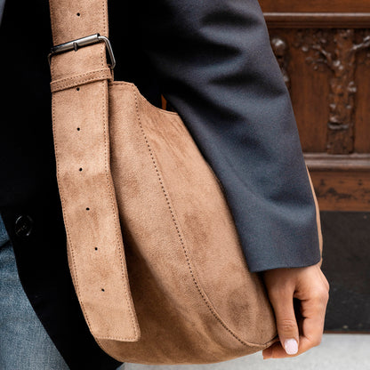 Elodie - Skötväska Moon Bag - Caramel Brown