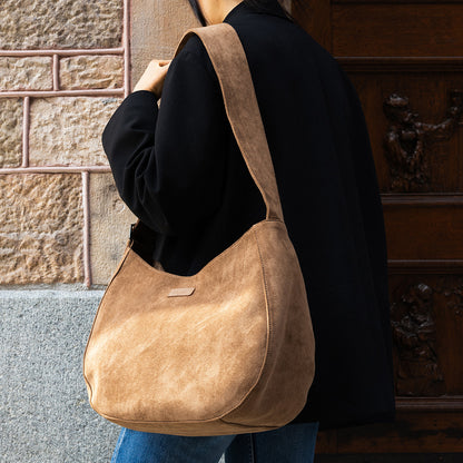 Elodie - Skötväska Moon Bag - Caramel Brown