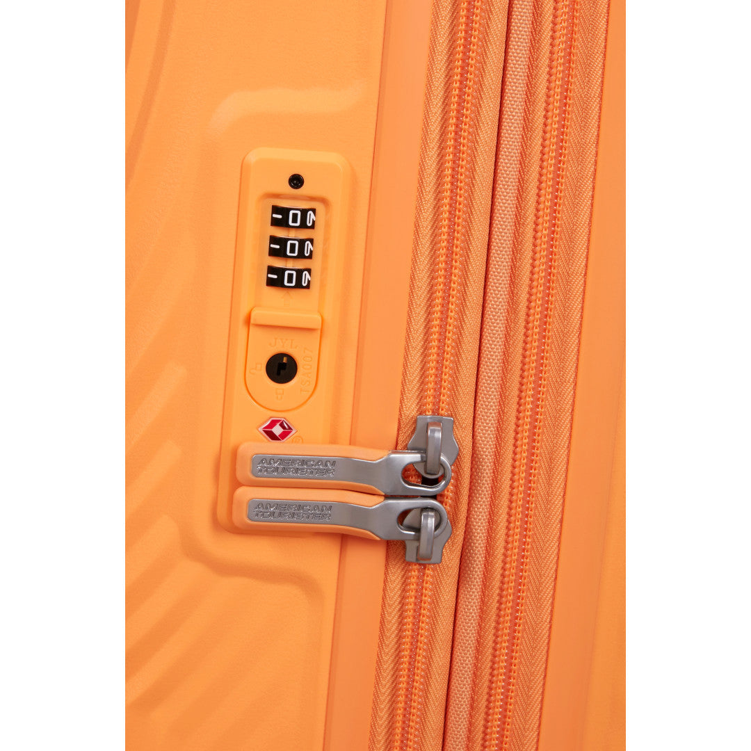American Tourister Mickey Magic Kabinväska 55 cm – Mickey Peachy Orange