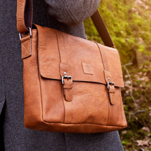 BaooBaoo Messenger Bag - Tan Messengerväska 13"