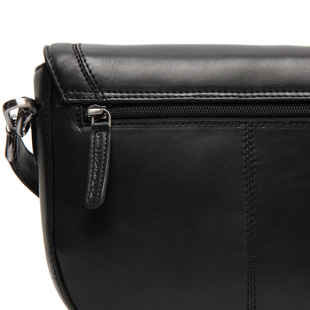 The Chesterfield Brand Lizzola Axelremsväska 24cm – Svart