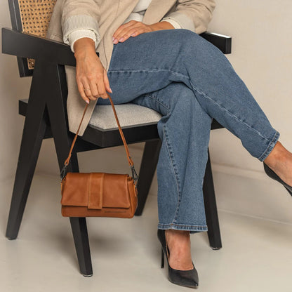 The Chesterfield Brand Clifden Axelväska 21 cm – Cognac