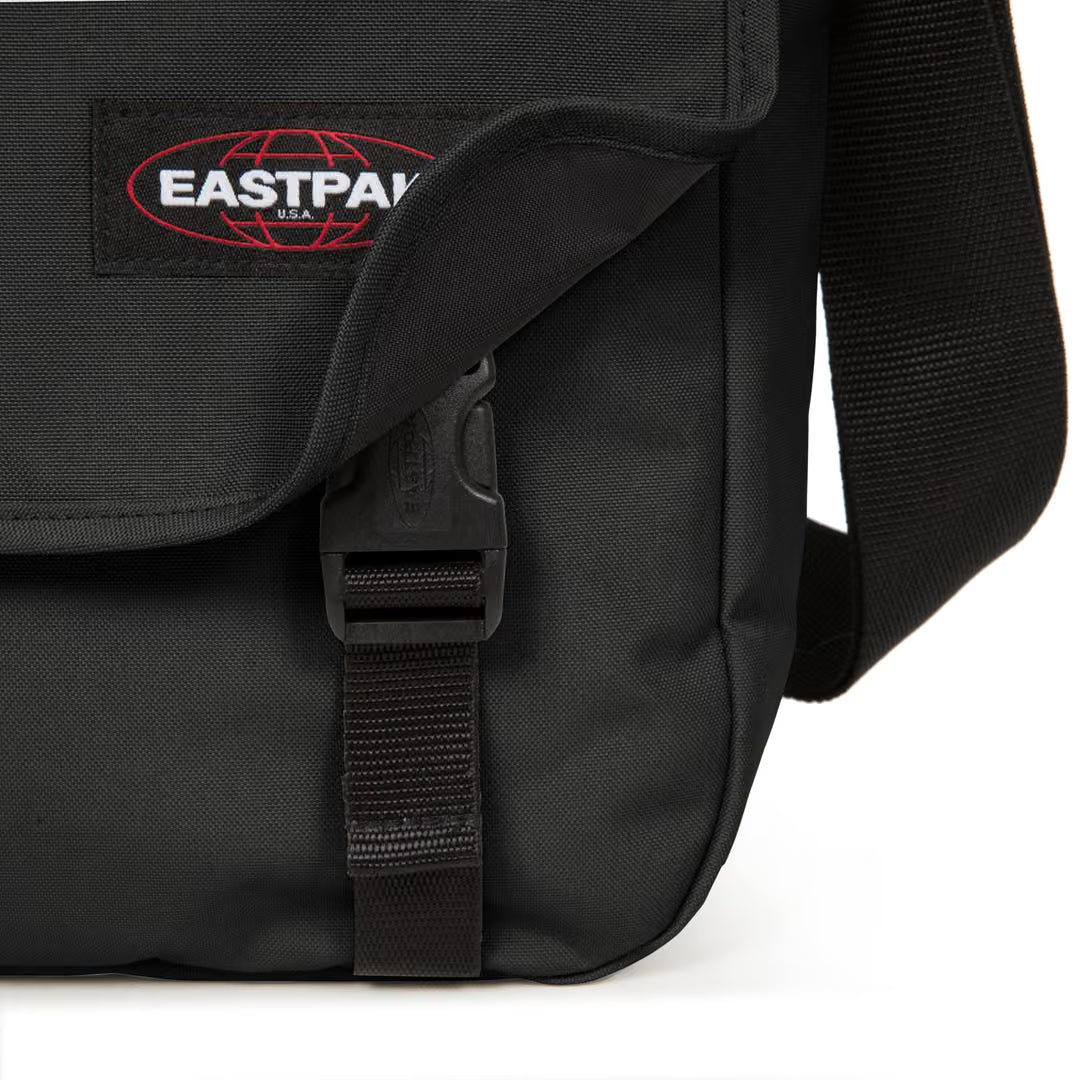 Eastpak Delegate + - Svart Datorväska 17"