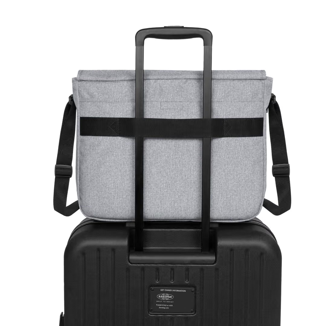 Eastpak Delegate + - Grå Datorväska 17"