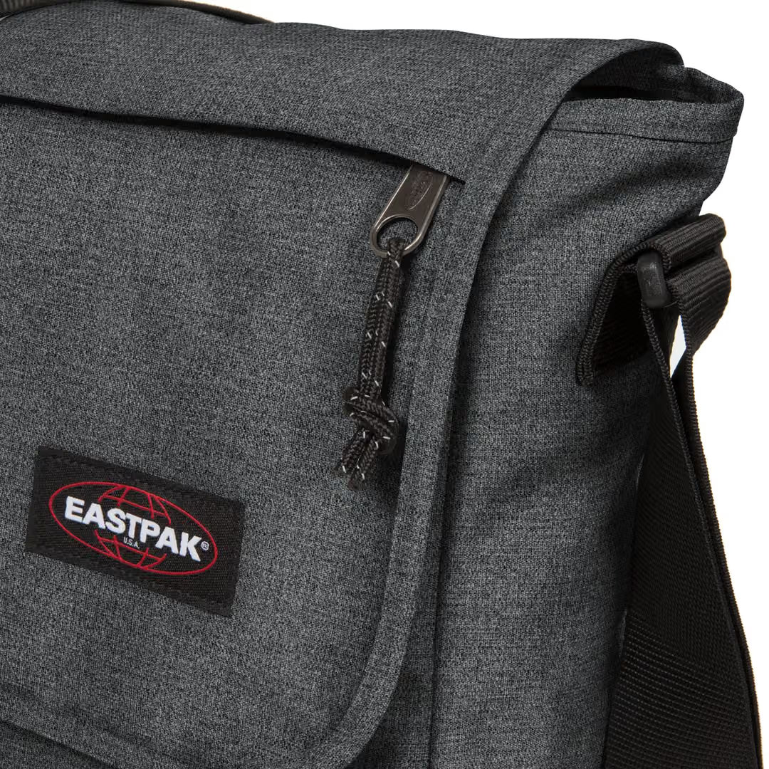 Eastpak Delegate + - Svart Denim Datorväska 17"