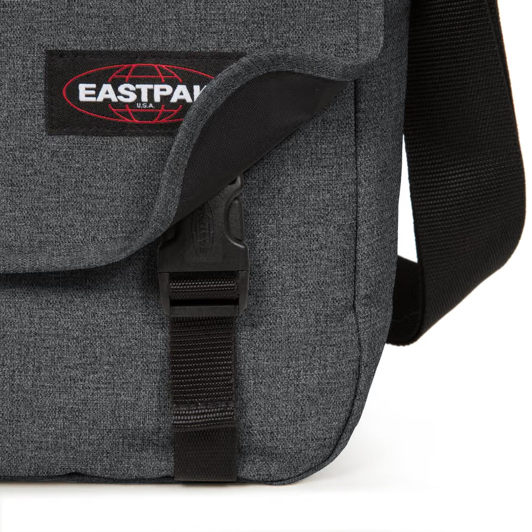 Eastpak Delegate + - Svart Denim Datorväska 17"