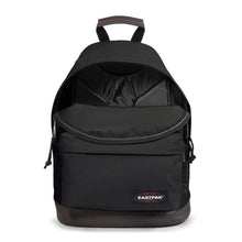 Eastpak Wyoming - Svart Ryggsäck 40cm