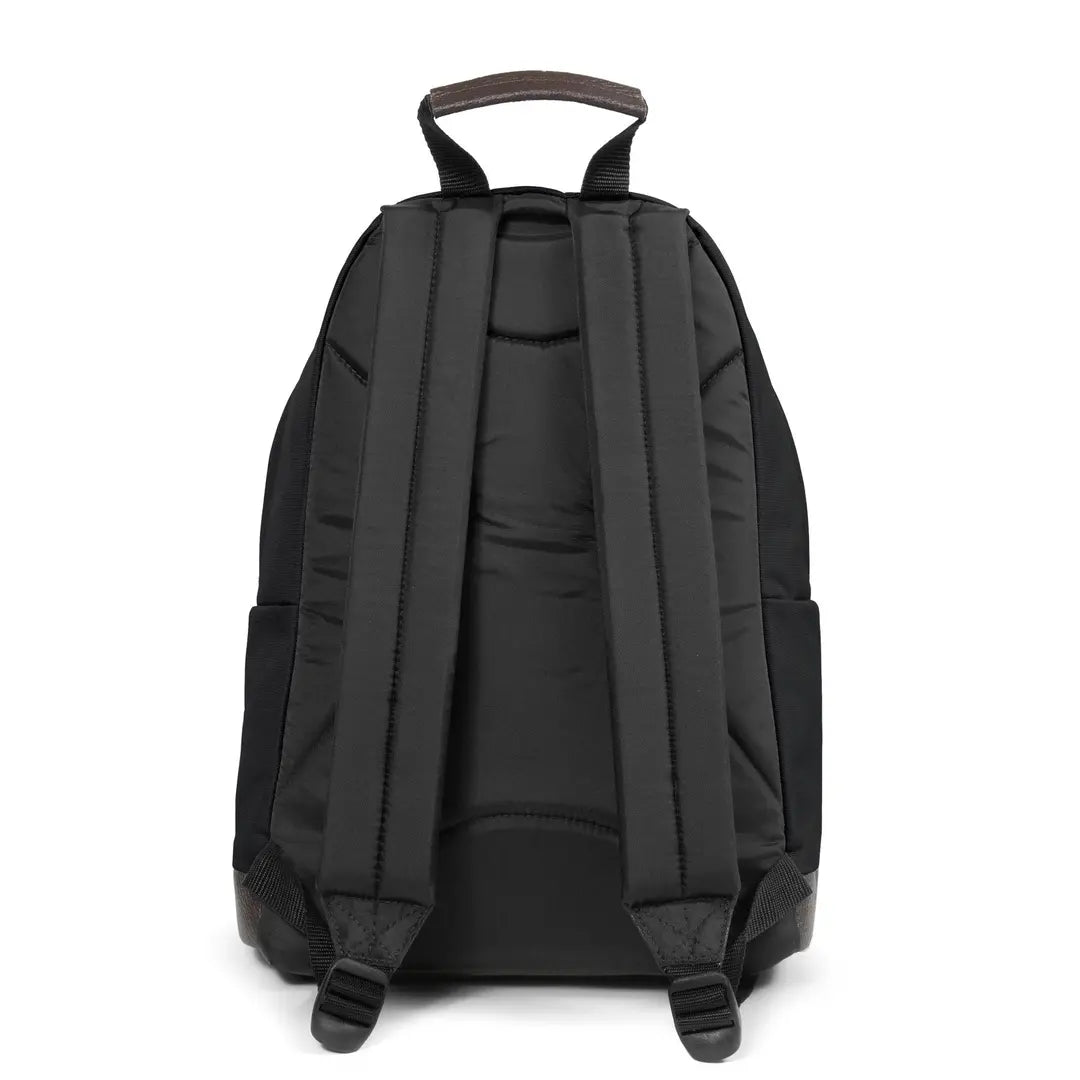 Eastpak Wyoming - Svart Ryggsäck 40cm