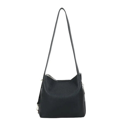 Ulrika Design Bar Zipper - Svart Axelväska 38cm
