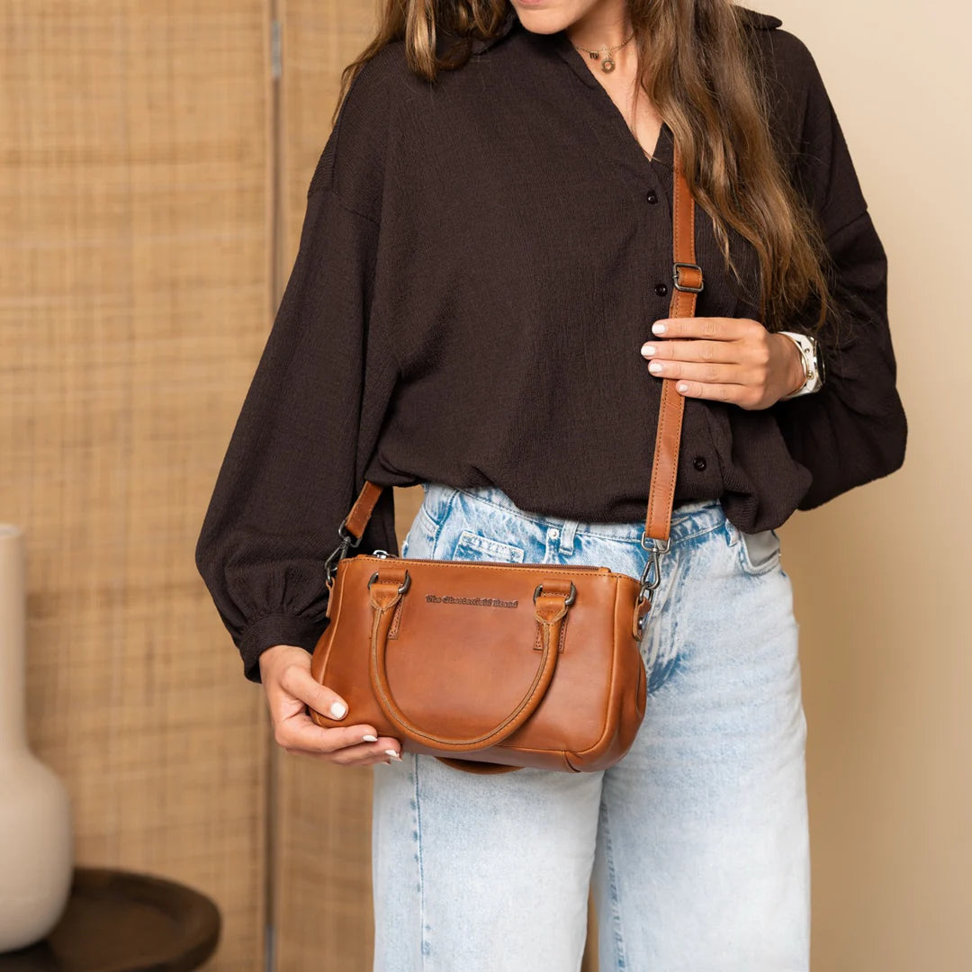 The Chesterfield Brand Fenja Axelväska 29 cm – Cognac