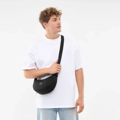 Johnny Urban Ally Crossbody Small 25cm – Svart