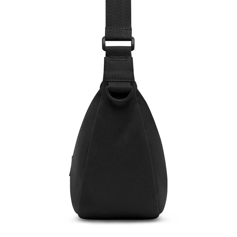 Johnny Urban Ally Crossbody Medium 33cm - Svart