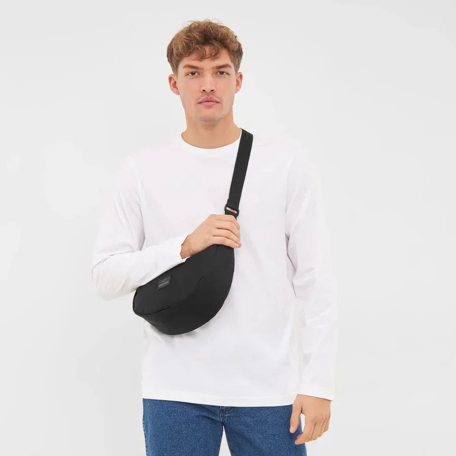 Johnny Urban Ally Crossbody Medium 33cm - Svart