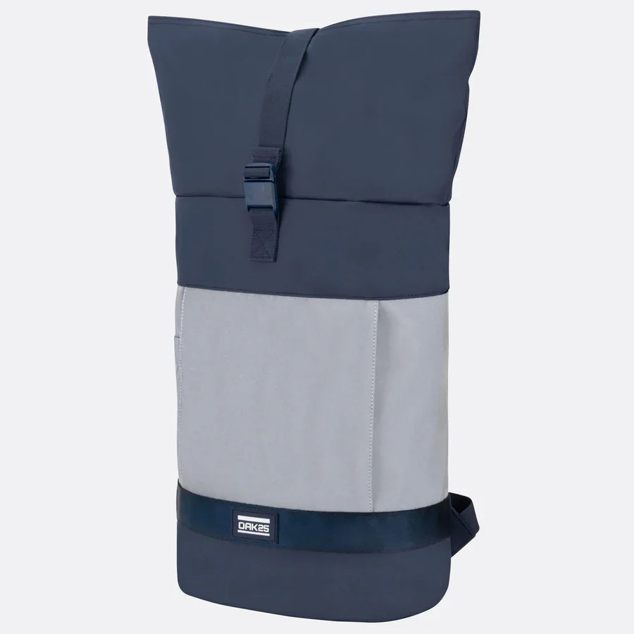 OAK25 Commute Rolltop M 2.0 – Laptopryggsäck 16" – Marinblå