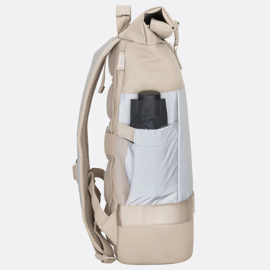 OAK25 Commute Rolltop M 2.0 – Laptopryggsäck 16" – Sand