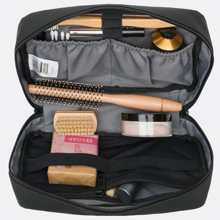 OAK25 Essential Organizer – Svart