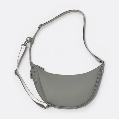 OAK25 Everyday Half Moon Bag – Crossbody-väska