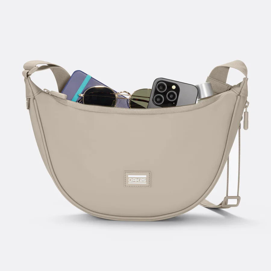 OAK25 Everyday Half Moon Bag – Crossbody-väska - Sand