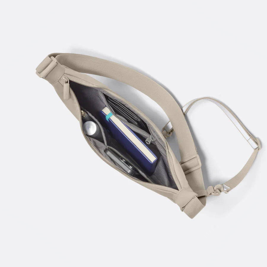 OAK25 Everyday Half Moon Bag – Crossbody-väska - Sand