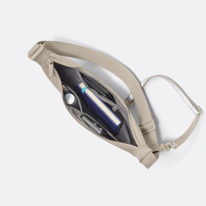 OAK25 Everyday Half Moon Bag – Crossbody-väska - Sand