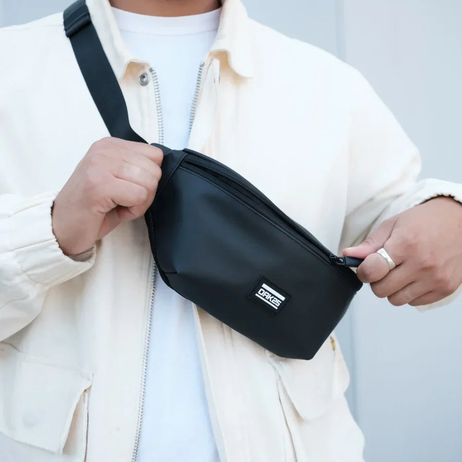 OAK25 Everyday Sling – Svart