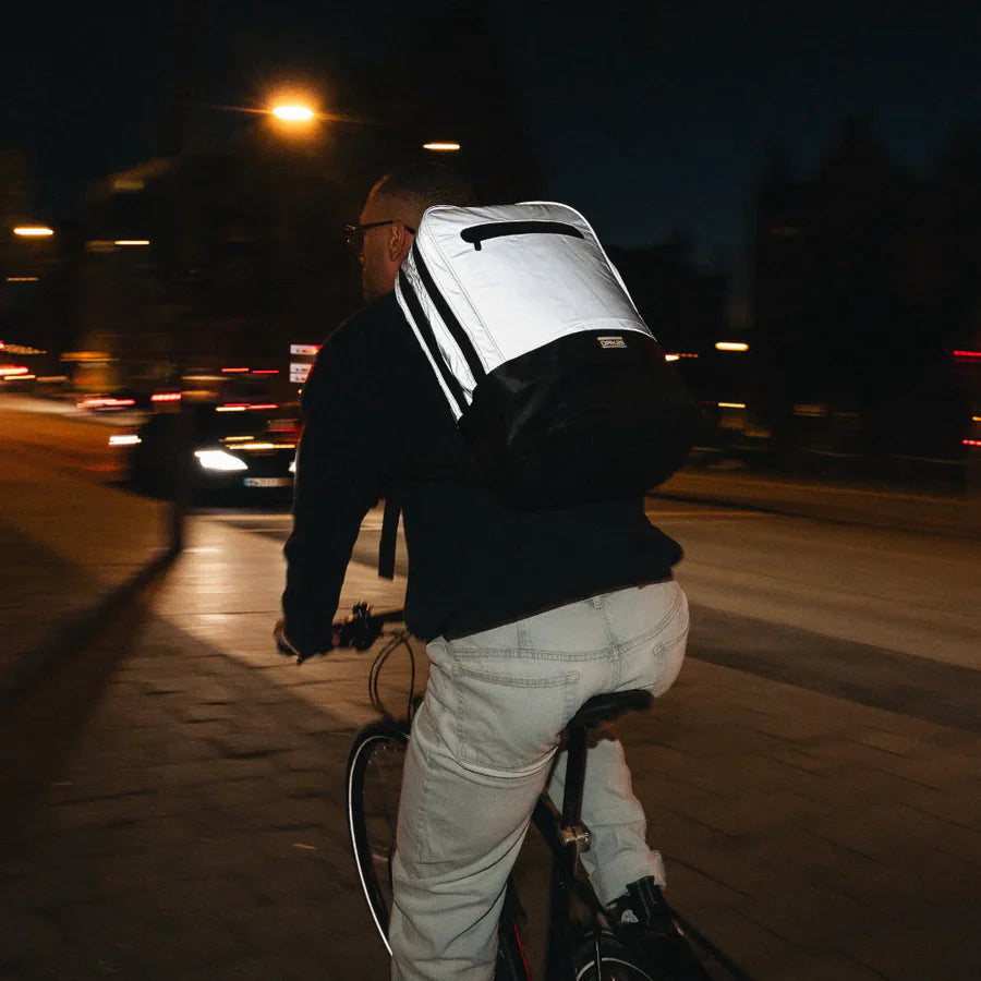 OAK25 Luminant Bag – Svart