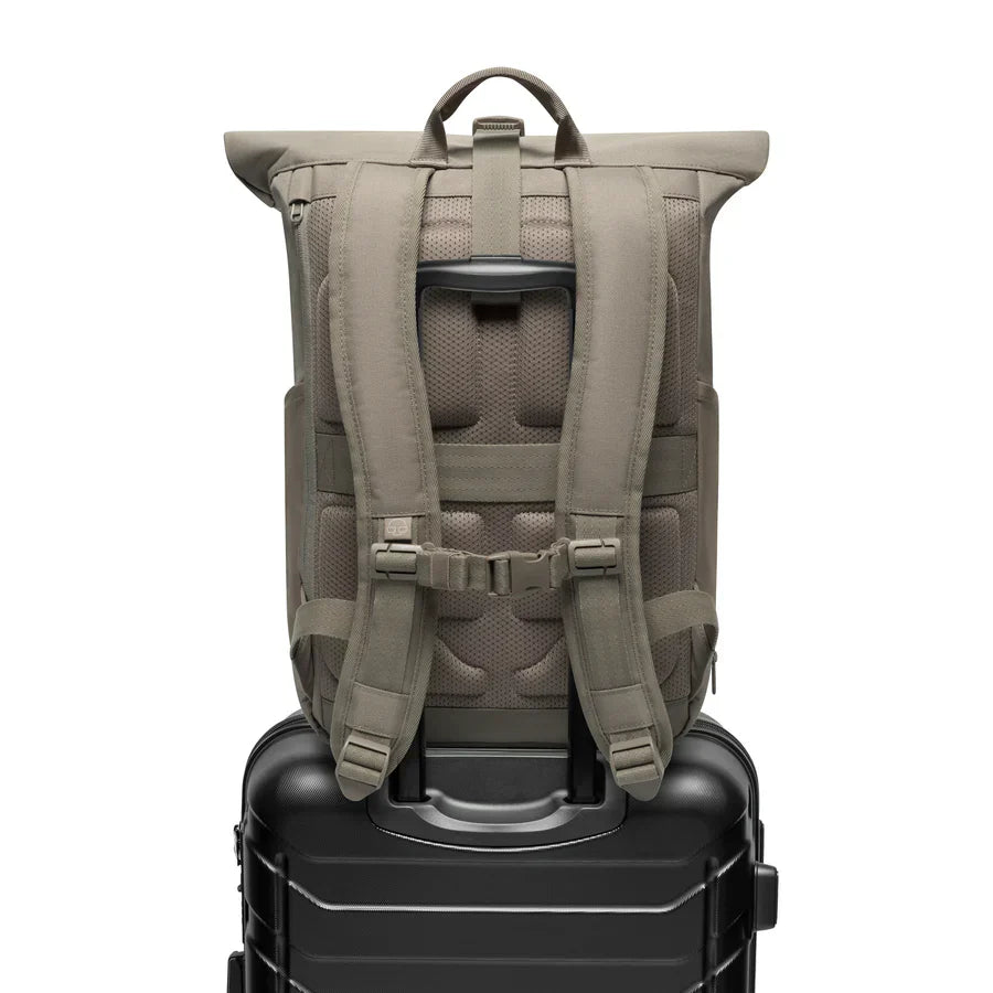 Johnny Urban Allen Rolltop Medium 16 tum – Ökengrå