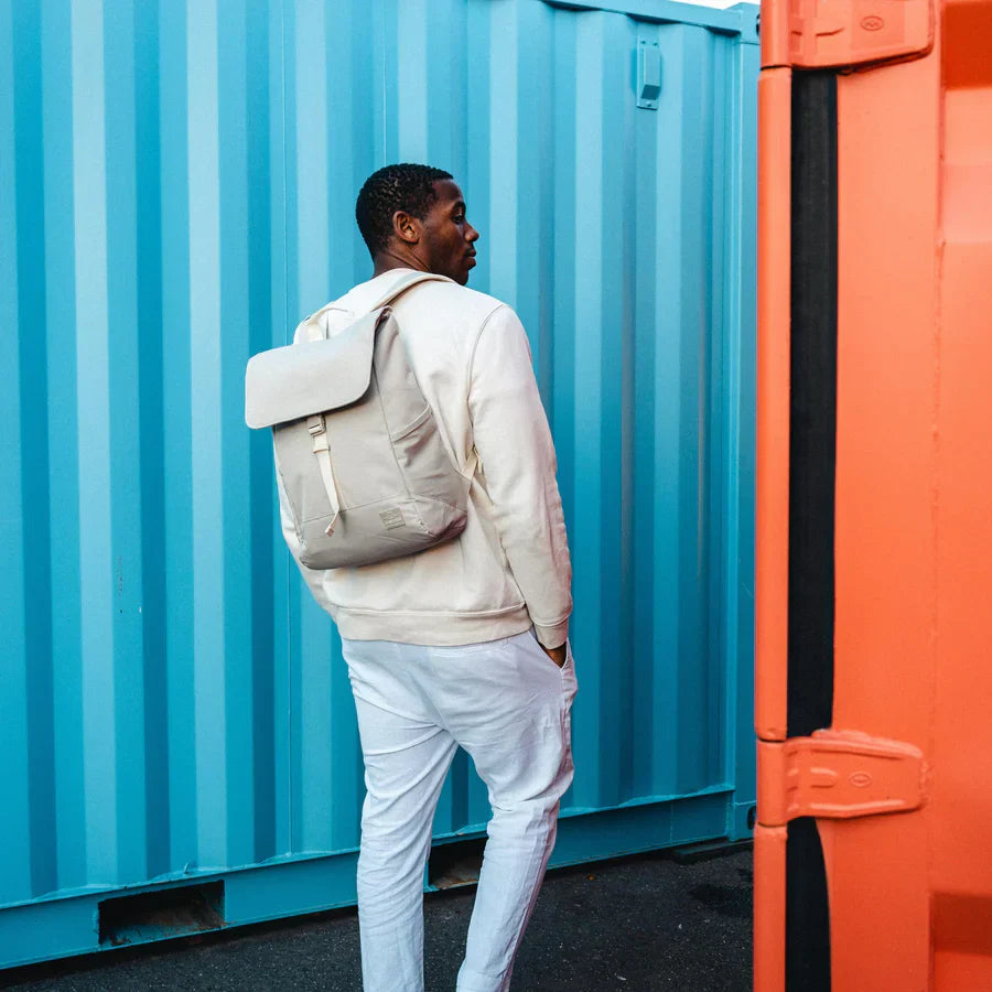 Johnny Urban Mika datorryggsäck 16" – Sand