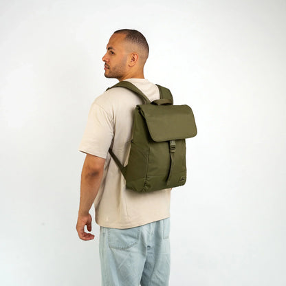 Johnny Urban Mika Datorryggsäck 16" – Olive