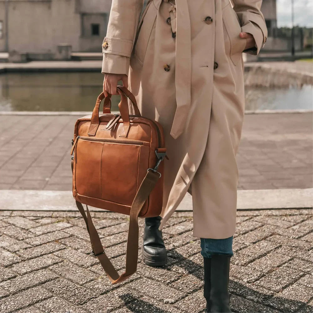The Chesterfield Brand Calvi – Datorväska 15.6" – Cognac
