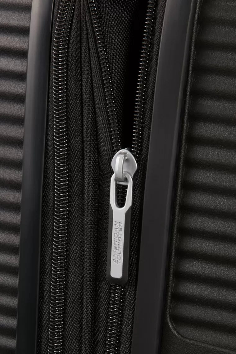 American Tourister Soundbox - Svart Mellanstor Resväska 67cm
