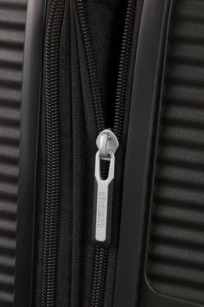 American Tourister Soundbox - Svart Mellanstor Resväska 67cm