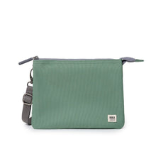 Roka London Carnaby Crossbodyväska 25cm – Frost