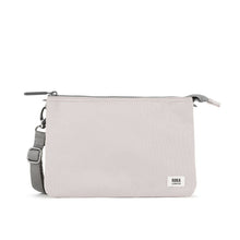 Roka London Carnaby Crossbodyväska 25cm – Mist